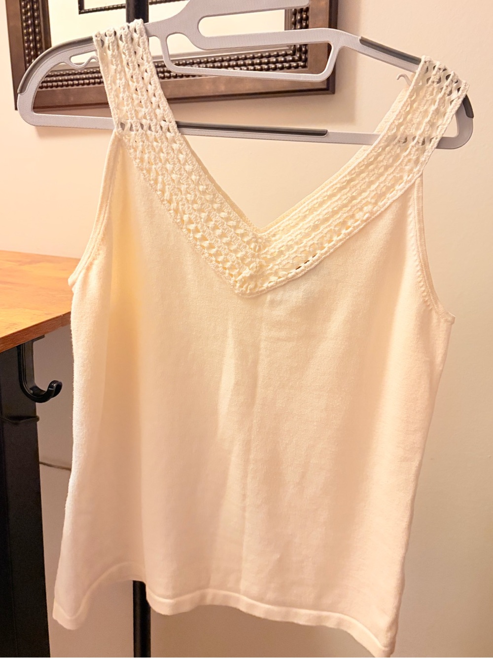 Jones New York Cream Crochet-Trim V-Neck Tank